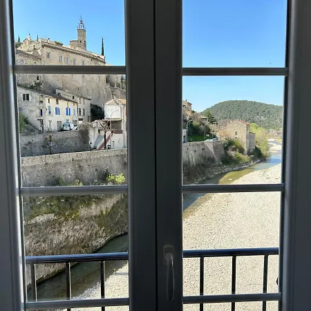 Sur Le Pont Apartment